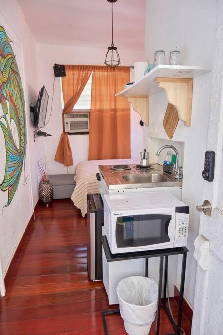 Migue'S Tiny Miami Alcove Apartment ภายนอก รูปภาพ